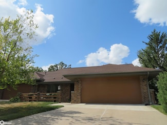 2003 Elmcrest Dr, Marshalltown, IA 50158