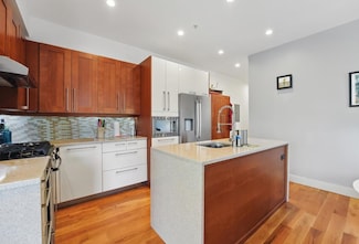 390 1st St Unit 2, Jersey City, NJ 07302