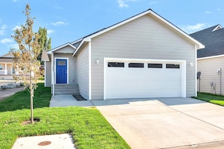 123 E 9th Ave Unit 60, Moses Lake, WA 98837