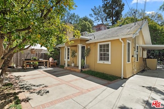 2516 Glen Green St, Los Angeles, CA 90068