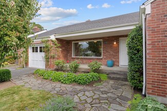 2606 40th Ave W, Seattle, WA 98199