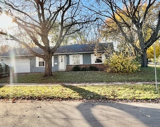 940 Laurel Dr, Aurora, IL 60506