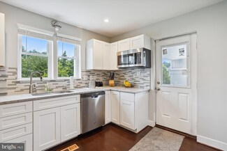 10622 Gross Ln, Beltsville, MD 20705
