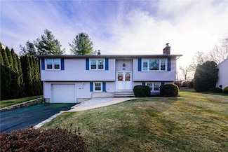 102 Moccasin Trail, Cranston, RI 02921