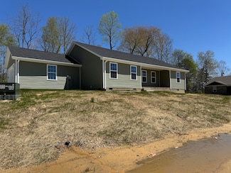 218 Little Acres Rd, Lily, KY 40740
