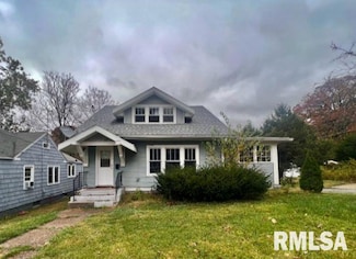 933 45th St, Rock Island, IL 61201