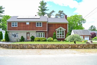 110 Mayflower Ridge Dr, Wareham, MA 02571