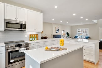 21 Brightstone Way Unit 17, Sandown, NH 03873