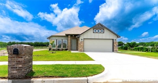 10914 S 272nd Ave, Coweta, OK 74429