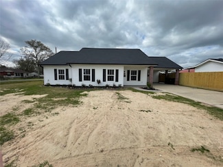 307 N 2nd St, Nederland, TX 77627