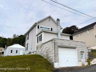 50 Fairlawn Ave, Carbondale, PA 18407