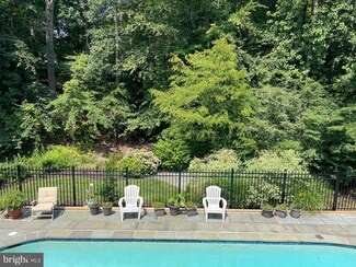 3912 Bentwood Ct, Fairfax, VA 22031