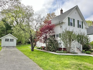 8 Shaw Ave, Rockland, ME 04841