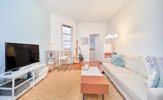 331 W 43rd St Unit 4 D, New York, NY 10036