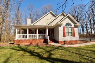 6285 Hilltop Rd, Orefield, PA 18069