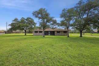 200 Pinata Dr, Lumberton, TX 77657