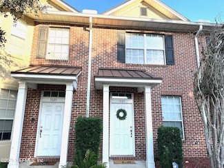 1523 Fieldview Dr, Jacksonville, FL 32225