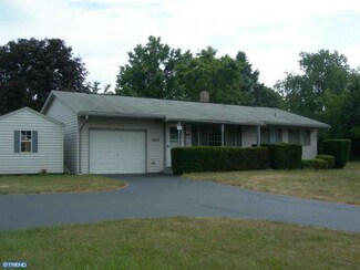 3218 W Philadelphia Ave, Oley, PA 19547