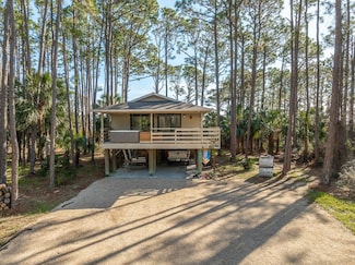 540 E Pine Ave, Eastpoint, FL 32328