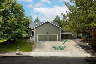 1045 NE Francis Ct, Bend, OR 97701