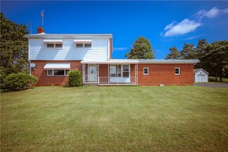 200 Forest Ln, Darlington, PA 16115