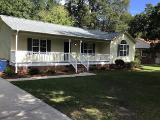 105 S Lakeside Dr, Smithfield, NC 27577