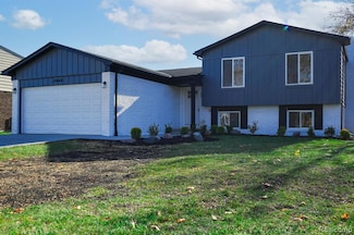 4060 Franklin Park Dr, Sterling Heights, MI 48310