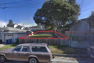 525 17th St, Pacific Grove, CA 93950