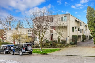 202 W Olympic Place Unit 304, Seattle, WA 98119