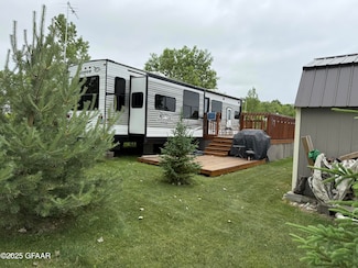 3892 E Bay Rd, Warwick, ND 58381