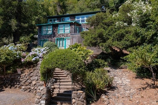 2693 S Fitch Mountain Rd, Healdsburg, CA 95448
