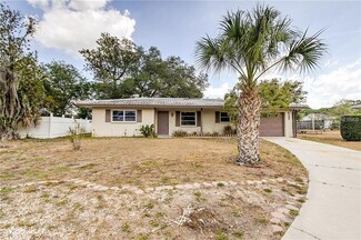 4155 Tee Cir, Sarasota, FL 34235