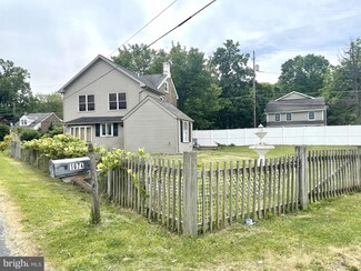 1674 Easton Rd, Hellertown, PA 18055