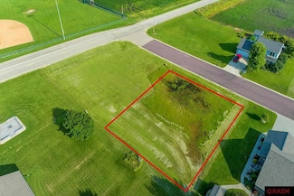 21 Marples Ave, Minnesota Lake, MN 56068