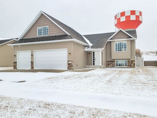 2501 15th St NW, Minot, ND 58703