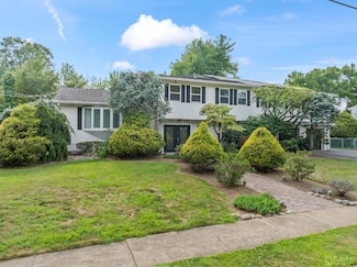 13 Chandler Rd, Edison, NJ 08820