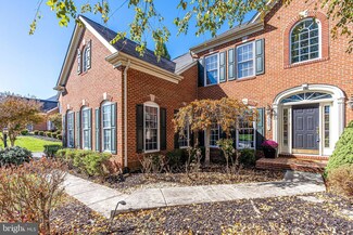 25691 Donerails Chase Dr, Chantilly, VA 20152