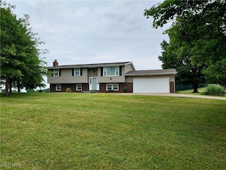 1990 Belfort Ave, Louisville, OH 44641