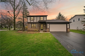 438 Harris Ct, Maumee, OH 43537
