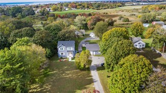 566 E Main Rd, Middletown, RI 02842