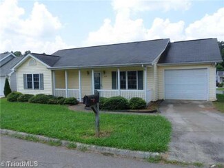 1474 Sir Charles Dr, Clemmons, NC 27012