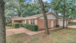 100 Oakhurst Dr, Hurst, TX 76053
