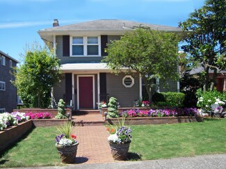 3037 29th Ave W, Seattle, WA 98199