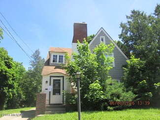 1108 Diamond Ave NE, Grand Rapids, MI 49503