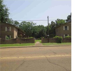 1711 Robinson St, Jackson, MS 39209