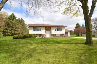 1530 Traut Rd, Marshall, WI 53559