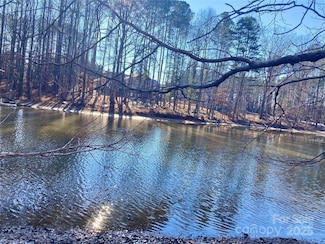 1525 Sunset Pointe Dr, Salisbury, NC 28146