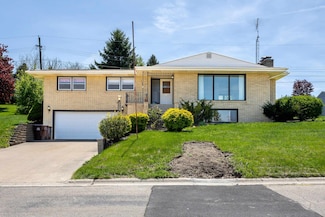 464 W Columbia Ave, Stockton, IL 61085