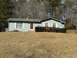 275 Rolling Hill Dr, Rocky Mount, VA 24151