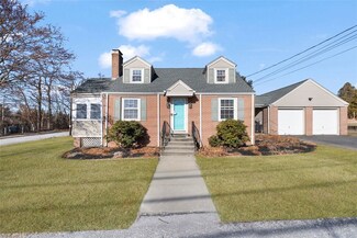 4 Marshall Ave, Cumberland, RI 02864